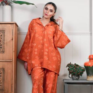 Notch collar shirt with slit  trouser